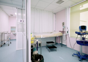 ΕΠΙΣΚΕΨΗ ΤΟΥ ΠΡΩΘΥΠΟΥΡΓΟΥ ΚΥΡΙΑΚΟΥ ΜΗΤΣΟΤΑΚΗ ΣΤΟ ΝΟΣΟΚΟΜΕΙΟ ΠΑΙΔΩΝ "ΑΓΙΑ ΣΟΦΙΑ" (ΚΩΣΤΑΣ ΤΖΟΥΜΑΣ/EUROKINISSI)